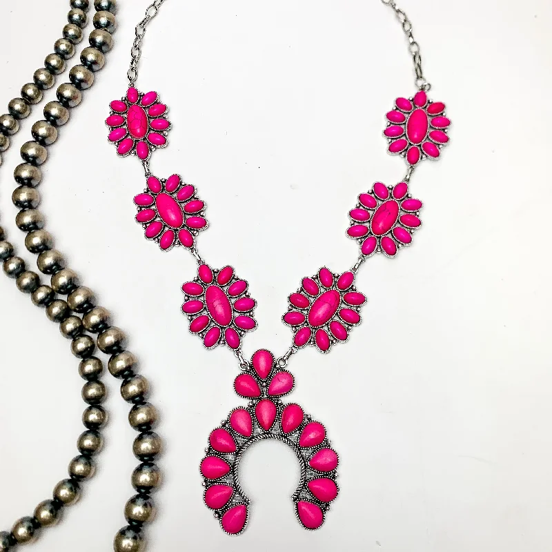 geometric necklaces for women-Squash Necklace with Oval Flowers in Silver Tone and Fuchsia Pink