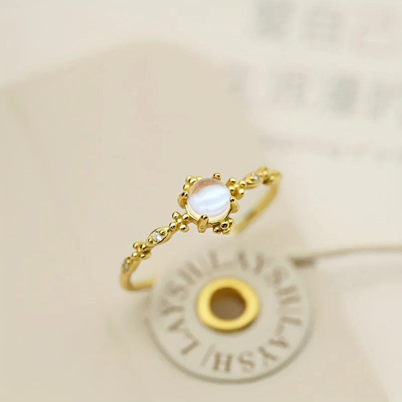 Lace Moonstone Ring Gold