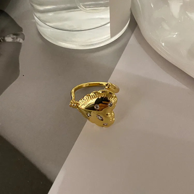 Golden Design Sense Heart Ring