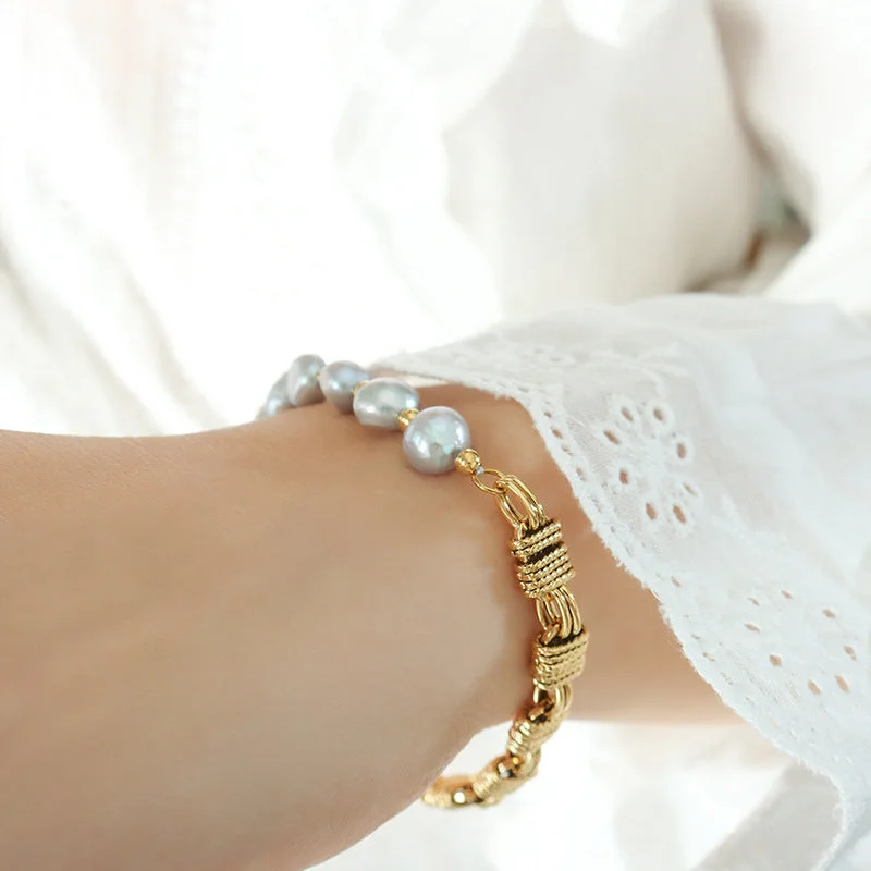 E379-Gold Bracelet (Braided Chain Is Brass)-18cm