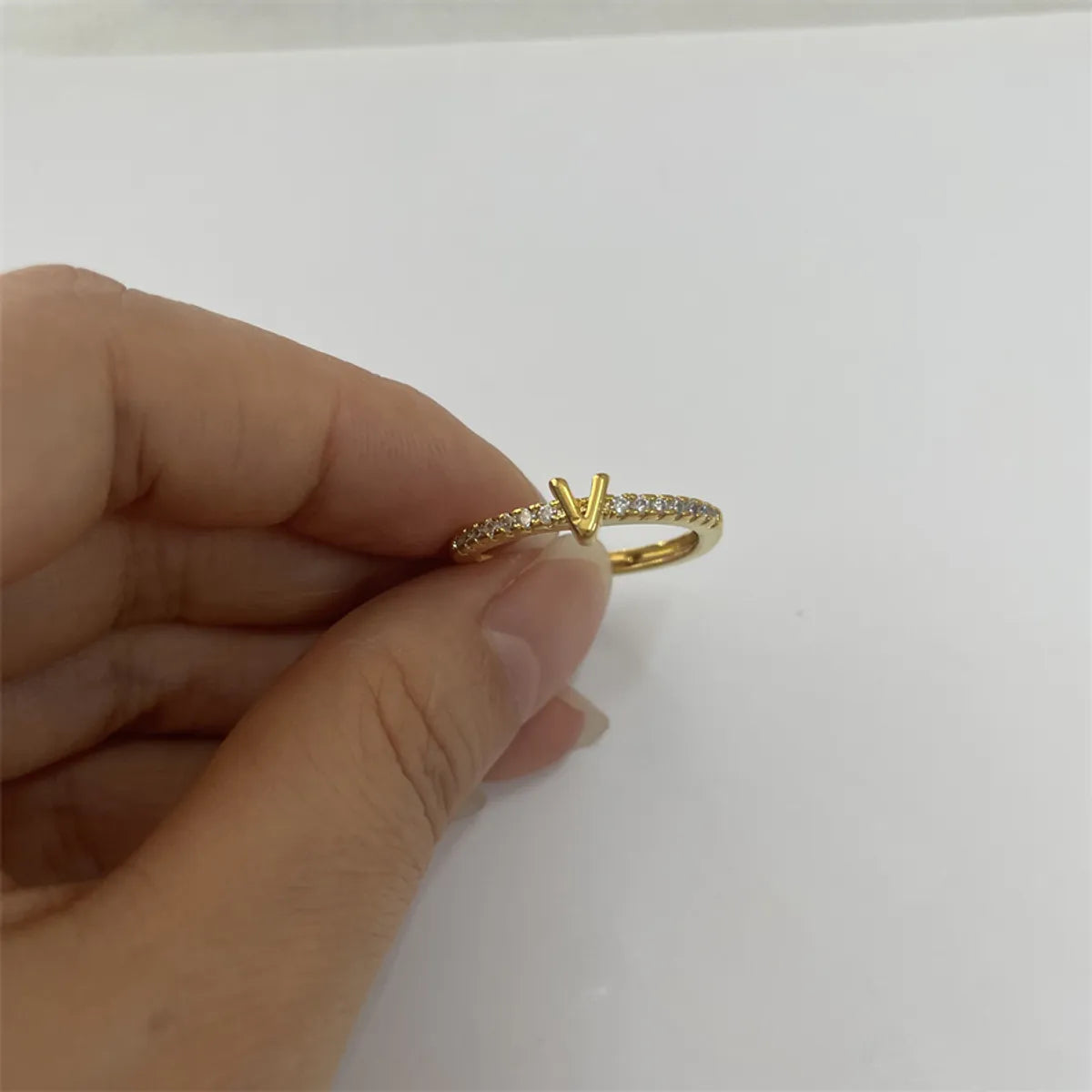 14K Real Gold-Letter V