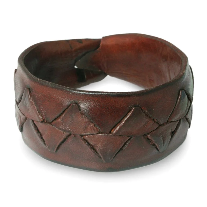 fashion bracelets for women-Handmade Leather Men's 'Ayutthaya Brown' Bracelet (Thailand)